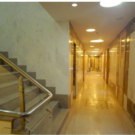 Hotel Malik Continental Új-Delhi Kültér fotó